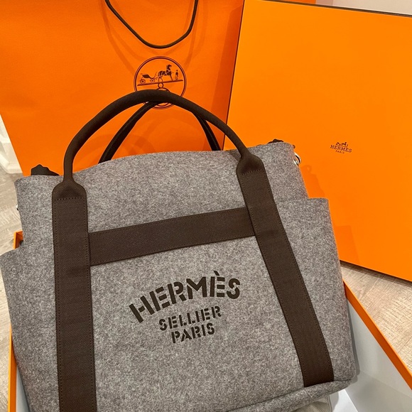 Hermès Beach Travel Grooming Bag. Authentic. Comes with everything! BNIB. - Picture 10 of 14